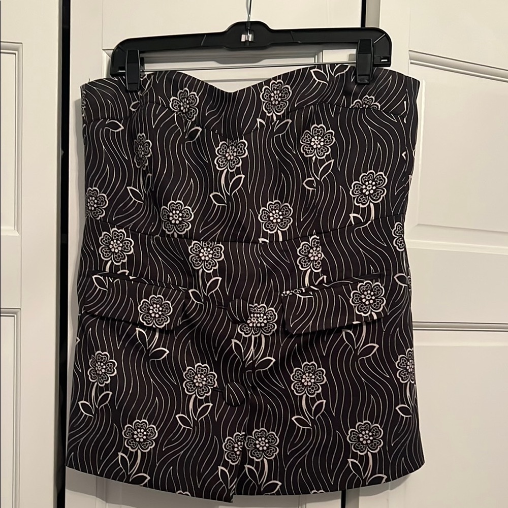 Tuckernuck Black and White Floral Tank Top